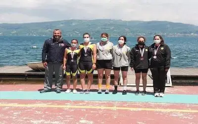 Sinoplu sporcular madalyayla döndü
