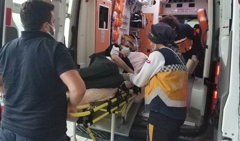 Silahlı saldırıda kazara vuruldu
 - Samsun’da bir kişiye silahlı saldırı sırasında olay yerinde bulunan başka biri kazara vurularak hastanelik oldu.