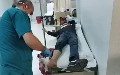 Tüfekle fotoğraf çektirirken kazara kendini vurdu

