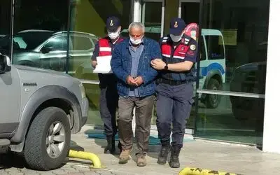 Tereyağ ve bisküvi kutusu içinde 12 tabanca ele geçti: 1 kişi tutuklandı
