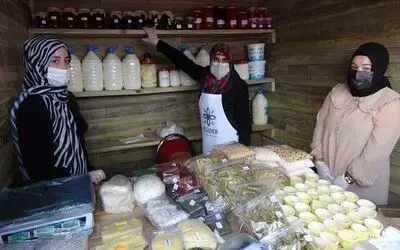 Kadınların el emeği göz nuru ürünleri görücüye çıktı

