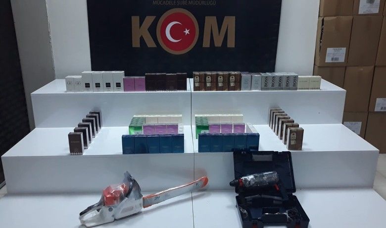 Kargodan 120 kaçak parfüm ele geçti
 - Samsun’da bir kargo şirketine baskın düzenleyen polis kaçak parfüm, matkap ve ağaç kesme motoru ele geçirdi.