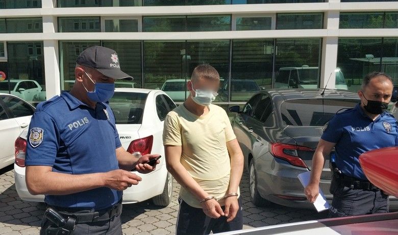 Parkta cep telefonu gasbına 2 tutuklama
 - Samsun’da parkta bir kişiyi darp ederek cep telefonunu gasp ettikleri iddia edilen 2 kişi mahkemece tutuklandı.