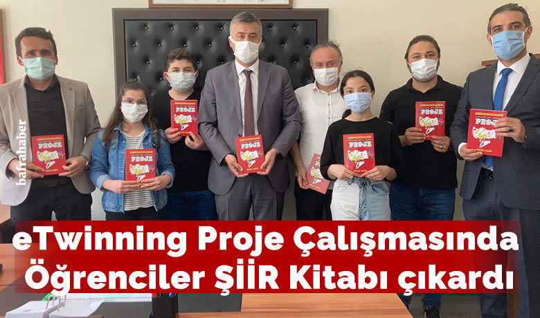 Etwinning Proje ÇalışmasındaÖğrenciler Kitap Yazdı - Bafra Rehberlik Araştırma Merkezi ve Bafra Nazmiye Demirel Ortaokulu öğrenci ve öğretmenlerin de yer aldığı “Şehrimin Bilinmeyen Kalemleri” isimli eTwinning projesi kapsamında öğrenciler bir şiir kitabı çıkardılar.