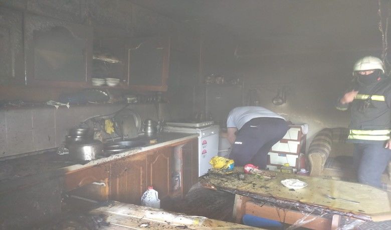 Çarşamba’da ev yangını
 - Samsun’un Çarşamba ilçesinde bir evde çıkan yangın, maddi zararla atlatıldı.