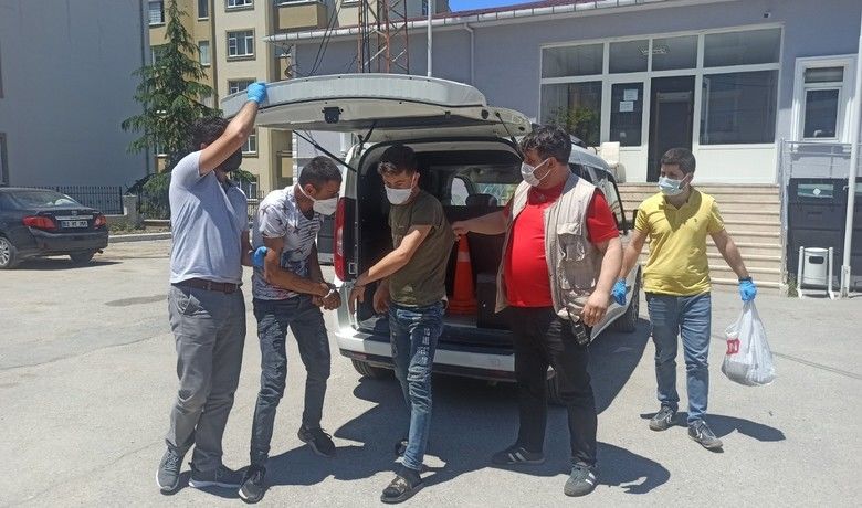 Bafra'da telefon hırsızlığı:Çaldıkları telefonları satamadan yakalandılar