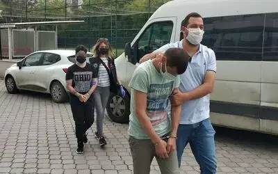 Bekçiler tarafından uyuşturucuyla yakalan 2 kişi adliyeye sevk edildi
