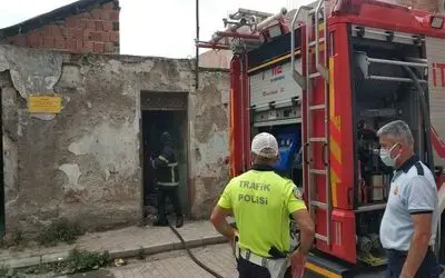 Metruk binada yangın çıktı

