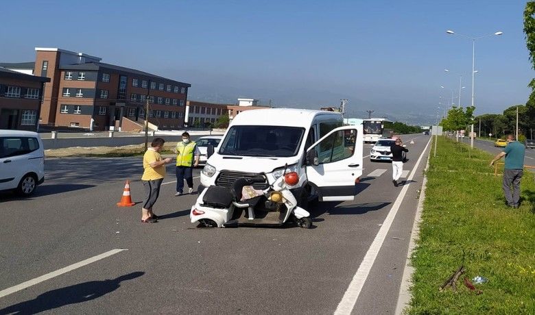 Samsun’da trafik kazası: 1 yaralı
 - Samsun’da kapalı kasa kamyonetin çarptığı elektrikli bisiklet sürücüsü hastanelik oldu.