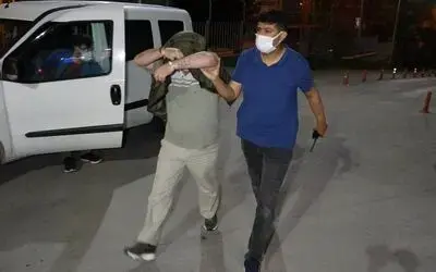 Samsun’da şehitlikteki bayrağı çalan 2 kişi yakalandı
