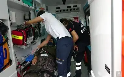 Geri manevra yapan aracın çarptığı kadın hastanelik oldu
