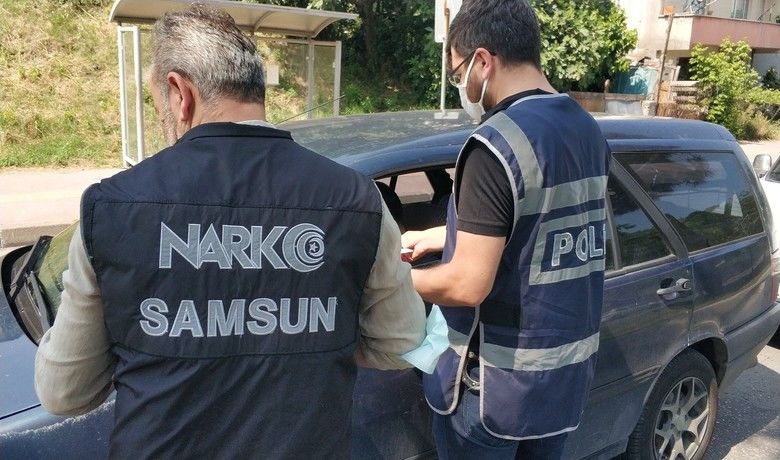 Samsun’da Narkotik ŞubeMüdürlüğü koordinesinde uyuşturucu uygulaması - Samsun’da Narkotik Şube Müdürlüğü koordinesinde sokağa çıkma yasağı ve uyuşturucu uygulaması yapıldı.