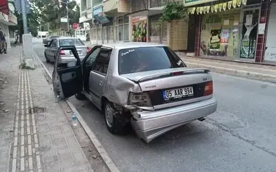 Otomobil ile çarpışan motosikletli kurye yaralandı
