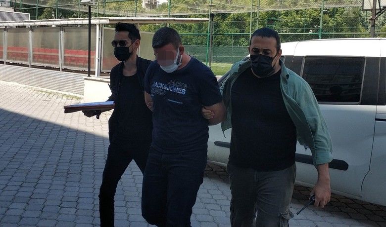 Tartıştığı kişiyi 11yerinden bıçaklayan şahıs tutuklandı - Samsun’da tartıştığı kişiyi 11 yerinden bıçaklayarak ağır yaralayan şahıs mahkemece tutuklandı.