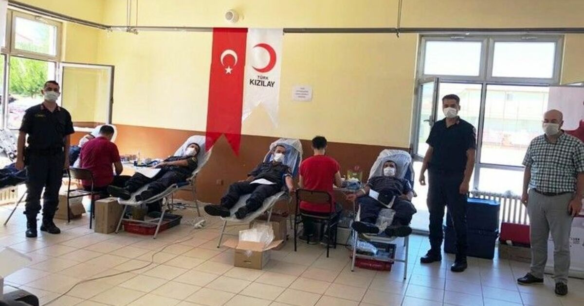 Askerlerden Kızılay’a kan bağışı