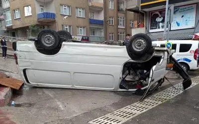 Samsun’da kamyonet devrildi: 3 yaralı
