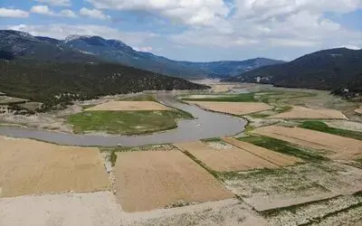 Bir zaman balık tutulan baraj şimdi tarım arazisine döndü
