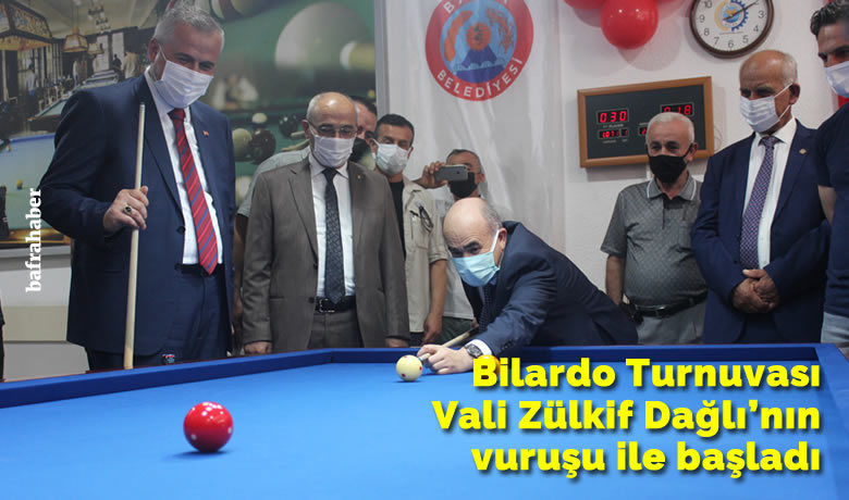 Bafra Belediyesi Bilardo TurnuvasıVali Dağlı’nın Vuruşu İle Başladı - Bafra Belediyesi tarafından organize edilen ve Türkiye Bilardo Federasyonu tarafından desteklenen 3 Bant Bilardo turnuvası başladı.