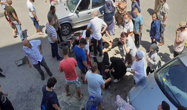 Otomobille çarpışan motosikletteki2 kişi yaralandı - Samsun’da otomobille çarpışan motosiklette bulunan 2 kişi yaralanarak hastanelik oldu.