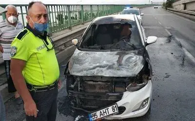 Bir hafta önce satın aldığı otomobil seyir halindeyken yandı
