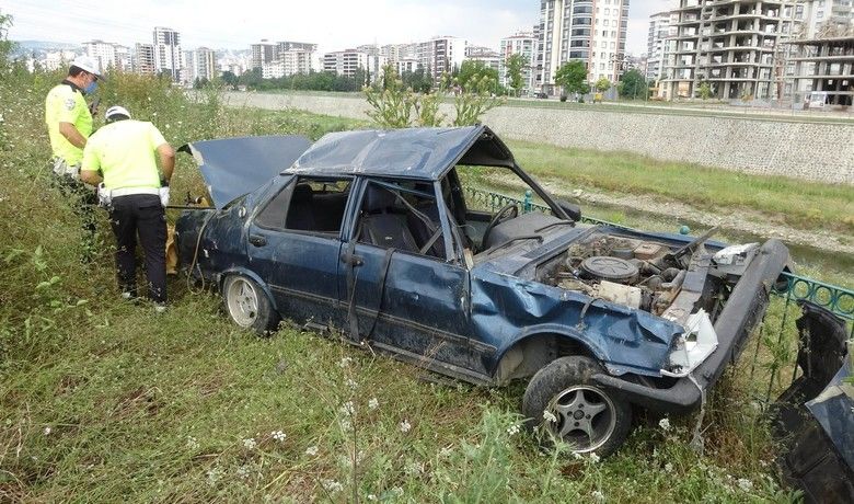 Takla atıp hurdaya dönen otomobilden sağ çıktı
 - Samsun’da Tofaş marka otomobilin yoldan çıkıp 55 metre takla atarak hurdaya döndüğü kazada sürücü hafif şekilde yaralandı.