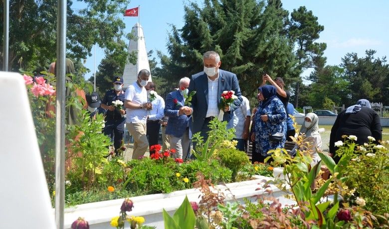 Bafra’da arefe gününde şehitler unutulmadı
 - Samsun’un Bafra ilçesinde Kurban Bayramı arefesinde şehitler, kabirleri başında anıldı.