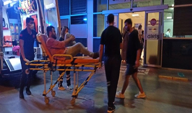 Bafra’da silahlı yaralama: Ekmekaldırdığı şahsı yaraladı sonrada... - Samsun’un Bafra ilçesinde bir şahıs ekmek aldırdığı kişiyi ayağından silahla yaraladı. Yaralı şahsı olayda kullandığı silahla birlikte hastaneye gönderdi.