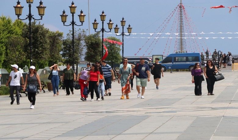 Bayramı gezerek ve eğlenerek değerlendirdiler
 - Kurban bayramının gelmesinin ardından Samsunlular tatilin keyfini çıkarıyor.