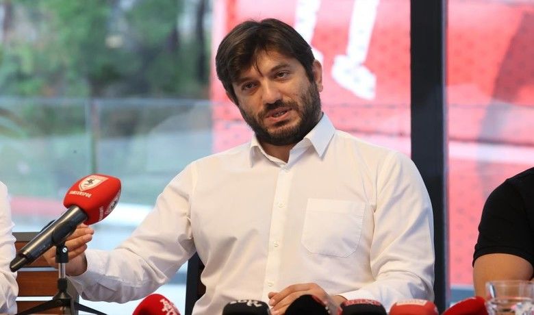 Djedje Samsunspor’dan ayrılıyor
 - Samsunspor Genel Menajeri Mustafa Aztopal, başarılı orta saha oyuncusu Dja Djedje’nin takımdan ayrılmak istediğini söyledi.