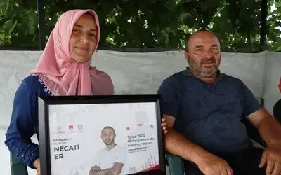 Babası istemedi, annesi süt sattı gizli gizli spora gönderdi
