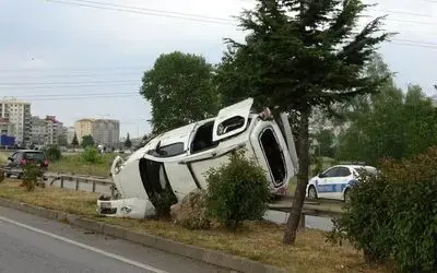 Bayram ziyaretine giderken araçları takla attı: 5 yaralı
