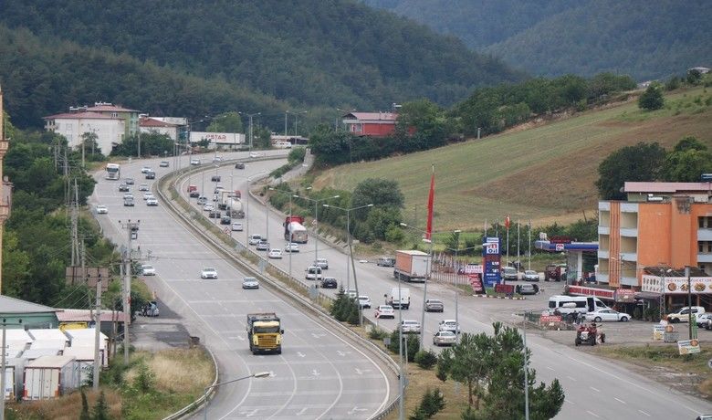 Samsun’da bayram dönüşü aşırı yoğunluk yok
 - Samsun’da Kurban Bayramı tatilinin bitmesine kısa bir süre Ankara-İstanbul istikametinde araç yoğunluğu gözlemlenmiyor.