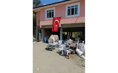 Samsunlu şehidin evi Türk bayrakları ile donatıldı
