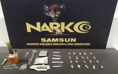 Uyuşturucu ve uyuşturucu içme aparatlarıyla yakalandı

