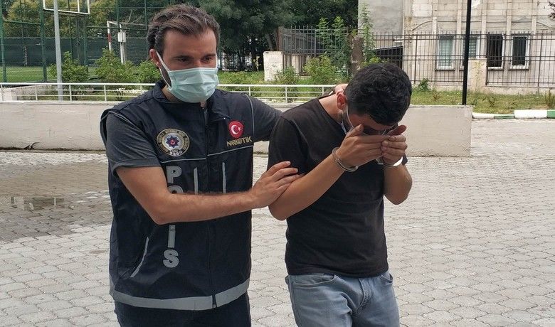 Uyuşturucu ticaretinden tutuklandı
 - Samsun’da narkotik polisinin takibi sonucu uyuşturucu ticareti suçundan gözaltına alınan bir kişi, çıkarıldığı mahkemece tutuklanarak cezaevine gönderildi.
