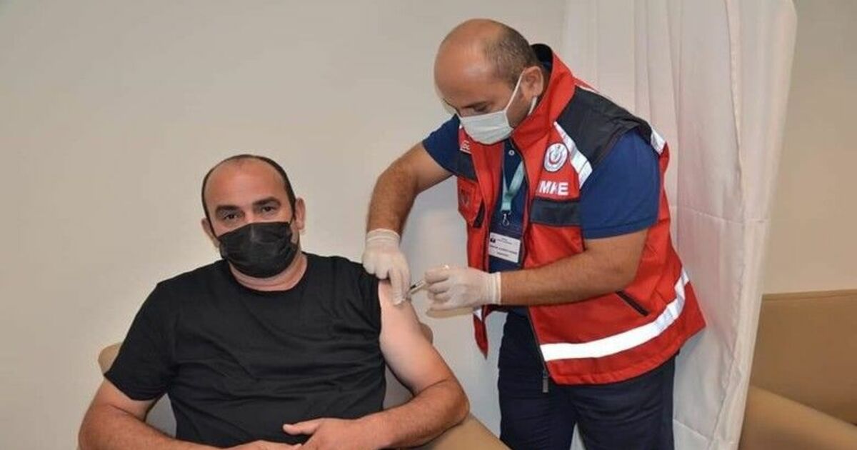 Başhekim Domaç 25 kişinin aşısını kendisi yaptı

