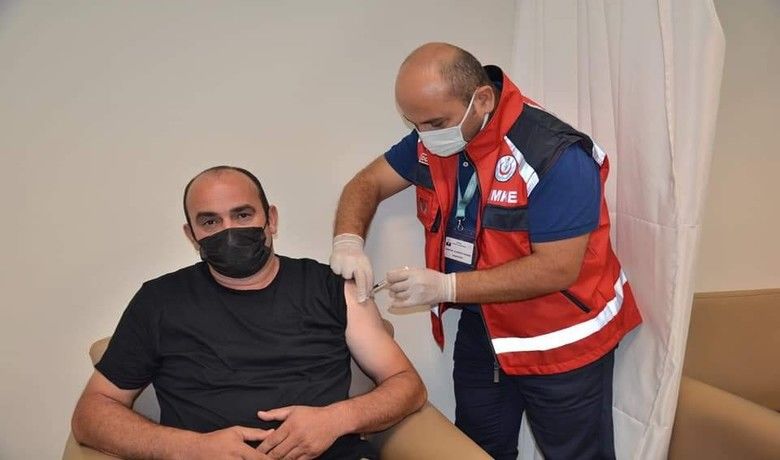 Başhekim Domaç 25 kişinin aşısını kendisi yaptı
 - Sağlık Bakanlığı tarafından paylaşılan aşı haritasında sarı kategoride olan Samsun’un mavi renge dönebilmesi için başlatılan "Hedef 1 Günde 55 bin 555 Aşı" kampanyasına start verilirken, Bafra Devlet Hastanesi Başhekimi Dr. Alaiddin Domaç kampanyaya destek için 25 kişinin aşısını kendisi yaptı.