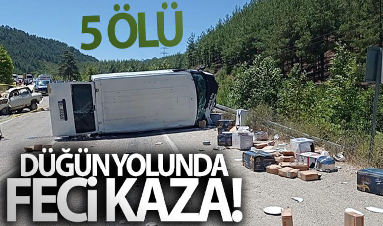 Adana'da düğün yolunda feci kaza: 5 ölü, 1 yaralı - Adana’nın Kozan ilçesinde, düğüne giden ailenin bulunduğu otomobil ile minibüsün çarpışması sonucu aynı aileden 1'i çocuk 5 kişi hayatını kaybetti, 1 kişi yaralandı.