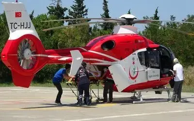 Duvardan düşen üniversiteli kızın yardımına ambulans helikopter yetişti
