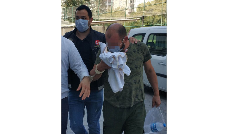 Uyuşturucu ticaretinden gözaltına alındı
 - Samsun’da uyuşturucu ticareti yaptığı iddia edilen bir kişi polis tarafından gözaltına alındı.