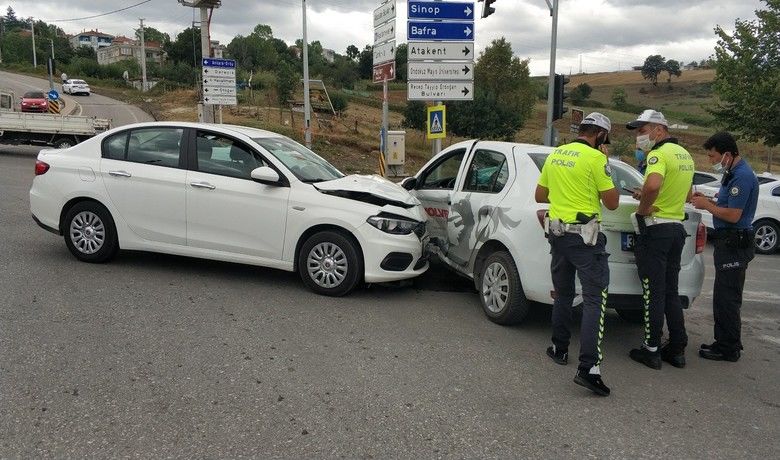 Samsun’da trafik kazası: 2 yaralı
 - Samsun’da kavşakta 2 otomobilin çarpışması sonucu meydana gelen trafik kazasında 2 kişi yaralandı.