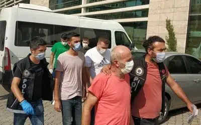 Baba ve 2 oğlu uyuşturucu ticaretinden tutuklandı
