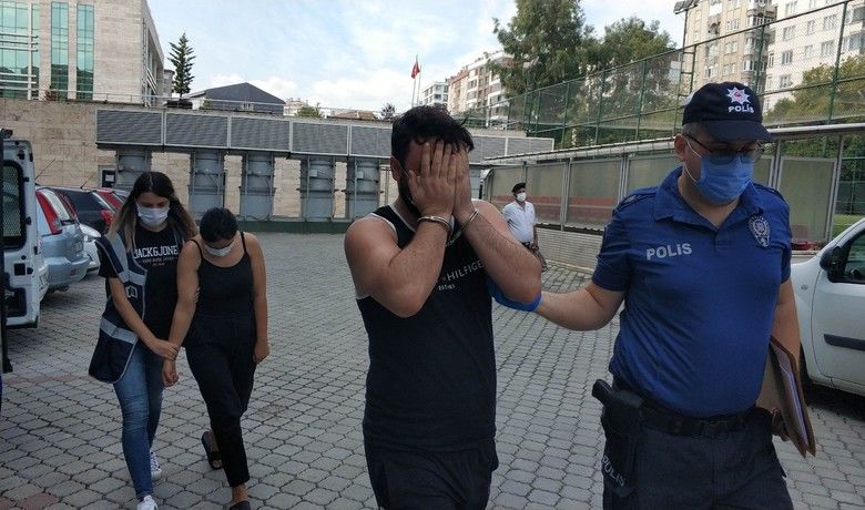 Görüntülü şantaja 1 tutuklama
 - Samsun’da bir kişinin kadınla müstehcen görüntüsünü çekip şantaj yaptığı iddia edilen 2 şüpheliden 1’i tutuklandı.