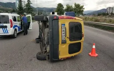 Samsun’da hafif ticari araç devrildi: 1 yaralı
