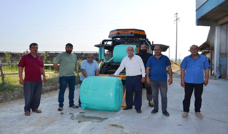 Bafra’ya kombine silajve küspe paketleme makinesi - Doğu Karadeniz Projesi Bölge Kalkınma İdaresi (DOKAP) Başkanlığı tarafından desteklenen "Samsun İli Kırsal Gelir Kaynaklarının Çeşitlendirilmesi Projesi" kapsamında alınan kombine silaj ve küspe paketleme makinesi Samsun’un Bafra ilçesinde kuruldu.