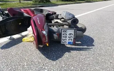 Otomobil motosiklete çarptı: 1 yaralı
