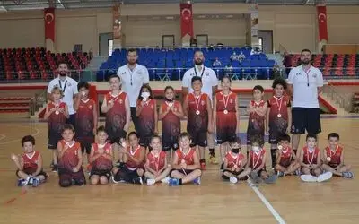 Bafra’da geleceğin basketbolcuları yetişiyor