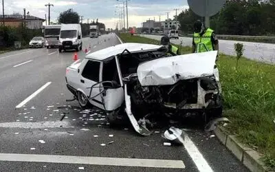 Samsun’da otomobil aydınlatma direğine çarptı: 1 yaralı
