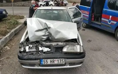 Hastane dönüşü kaza: 3 yaralı
