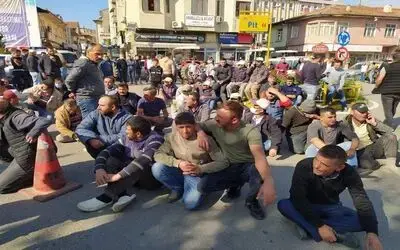 Vezirköprü’de vatandaşlardan kaymakamlık önünde oturma eylemi
